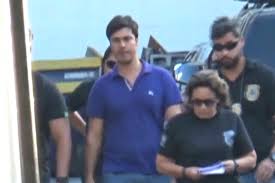 Bretas manda soltar felipe picciani, acusado de lavagem de dinheiro. Felipe Picciani Filho Do Presidente Afastado Da Alerj Deixa A Cadeia Sbt