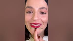 Batom vermelho: Vanessa testa truque com linha de costura; será que  funciona?