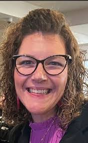 Mindy Roberson's Instagram, Twitter & Facebook