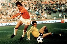 A glow from his heart. Ø¥ØµØ§Ø¨Ø© Ø£Ø³Ø·ÙˆØ±Ø© Ø¨Ø±Ø´Ù„ÙˆÙ†Ø© ÙŠÙˆÙ‡Ø§Ù† ÙƒØ±ÙˆÙŠÙ Johan Cruyff Ø¨Ø³Ø±Ø·Ø§Ù† Ø§Ù„Ø±Ø¦Ø© Ø§Ù„Ù…Ø±Ø³Ø§Ù„
