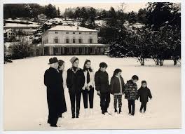 For generations, both before and after charlie, many other members of the chaplin family have also been entertainers. Charlie Chaplin Chaplin Children And Grandchildren