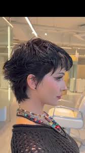 2 Easy Styles For Short Hair! 💚