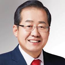 그리고 19대 대선에서 24.1%밖에 못 받고 낙선했다. J Qgiiv1w Lo2m