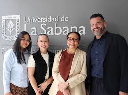 🌍💡 Encuentro de Impacto Internacional en la Facultad de Medicina La  Facultad de Medicina recibió con entusiasmo a Peter Raucci y Aaliyah  Nadirah Madyun, líderes del Centro Global SNF para la Salud