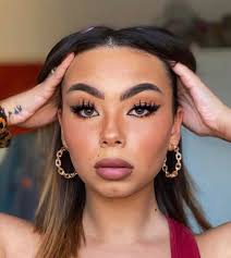 Here Is How To Nail The Celeb Approved Fox Eye Makeup Trend For A Seductive Gaze Eye Makeup Makeup Trends Fox Eyes