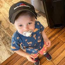 Tara Astle's Instagram, Twitter & Facebook