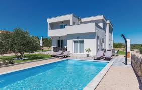 Ferienhaus In Kroatien Dalmatien Pool Strabdnah In 2020 Ferienhaus Ferienhaus Kroatien Haus