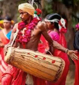 Bhil tribe in Madhya Pradesh. Locations of Bheel, culture, rituals, child birth, marriage ritual, freedom fight, pithora painting. Tribal Madhya Pradesh information.