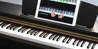 Maybe you would like to learn more about one of these? Thomas Forschbach Autor Bei Klavier Spielen Lernen Kostenlose Lernvideos Fur Klavier Keyboard