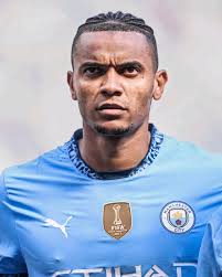 Manuel Akanji: "Before a match I listen to Afrobeats. Sometimes it's slow,  so I listen to rap; Lil Baby, Meek Mill, Key Glock. Normally I sing a  little, maybe while I'm getting