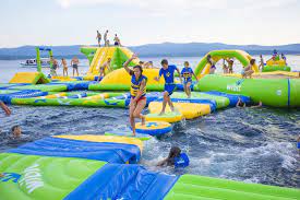 Aquazilla waterparks are floating islands made of interlocked floating modules. Un Parcours Aquazilla A La Plage De Saint Zotique Journal Saint Francois