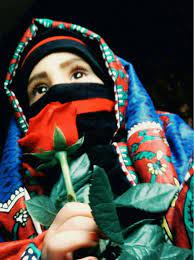 بنت اليمن سـيدة كل الغواني آنسـة مـن أصل هامات العشيرة شفتها يا نـاس لحظه في ثواني صارت لـها أفكاري والله اسيرة خده character fictional characters art