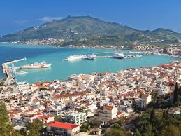 Είναι το ενδέκατο σε έκταση νησί στην ελλάδα, καθώς και το τρίτο σε έκταση (μετά την κεφαλονιά και την κέρκυρα) και δεύτερο σε πληθυσμό νησί στα επτάνησα. Hafen Auf Zakynthos Auf Mysea