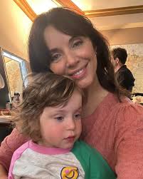 Drop a red heart ❤ if you "Love" me!❤