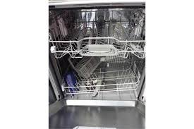 Bosch has wisely placed the control panel on the top of the door. Smi50c15gbb Bosch Silence Plus Serie 2 Stainless Steel Integrated Dishwasher
