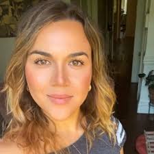 Tirsa Tavarez (@vibezdealer)