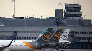 No matter how you check in, be sure to be at your gate and ready to board by your flights deadline. Flug Ab Dusseldorf Abflug Check In Ankunft Corona Infos Fur Sommerurlaub