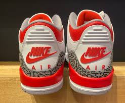 Jordan 3 Retro “Fire Red” 2022 – www.firstclasssneaks.com