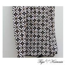 Dengan ide dan inspirasi desain motif batik kawung yang memiliki resolusi 1000x1000, graha batik harapkan dapat terlihat. Gambar Batik Bunga Hitam Putih Kata Kata