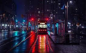 Son playas de tono verdoso con arenas blancas suaves y aguas muy cálidas y fondos llanos hasta los 80 o más metros sin cubrir. Tranvia De Transporte Publico Lluvioso Nocturno De La Ciudad Fondo De Pantalla Hd Wallpaperbetter