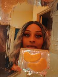 looking for some good eye mask. pure got the perfect 24k gold eye mask...