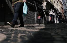 Sakai tries to stay away from the news and work out at home and run in the streets of curitiba in case ufc. Associacoes Comerciais Da Grande Curitiba E Litoral Se Manifestam Contra Lockdown Ric Mais