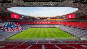Le stade a une capacité de 75 000 spectateurs pour les matchs de bundesliga, et 70 000 places en configuration internationale. Das Andert Sich In Der Allianz Arena Zur Neuen Saison Fc Bayern Munchen