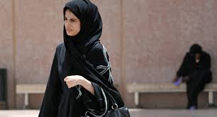 وبررت طلبها هذا بالقول إن متابعيها من الشخصيات المرموقة والمعروفة. Ø¨Ø¹Ø¯ Ù…Ø¹Ø§Ù‚Ø¨Ø© Ø§Ù„Ø³Ù„Ø·Ø§Øª Ø§Ù„Ø³Ø¹ÙˆØ¯ÙŠØ© Ù„Ù‡Ø§ Ø¨Ø³Ø¨Ø¨ Ø§Ù„ÙÙŠØ¯ÙŠÙˆ Ø§Ù„ÙØ§Ø¶Ø­ Ø¨Ø¯ÙˆØ± Ø§Ù„Ø¨Ø±Ø§Ù‡ÙŠÙ… ØªØ¹Ù„Ù‚ Ø¨Ø§ÙƒÙŠØ© ÙÙŠØ¯ÙŠÙˆ Ø§Ù„Ù…ÙŠØ¯Ø§Ù† Ø§Ù„ÙŠÙ…Ù†ÙŠ