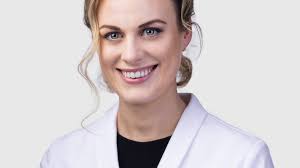 Dr Lisa Boland