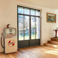 Il y en a pour tous les goûts et toutes les bourses ! Porte Fenetre Alu Avec Petits Bois Et Soubassements Esprit Atelier Koov