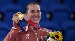 Bencic has been one of the fabulous players of all time with the ranking not of the women's tennis association (wta). Tokyo Olympics Belinda Bencic Dedicates Singles Gold To Idols Roger Federer Martina Hingis Sports News Wionews Com