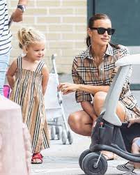 Jett was the eldest of three children, having a sister, ella bleu, and. Irina Shayk And Daughter Lea De Seine Out In Nyc 06 17 Lipstick Alley