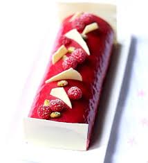 Buche Framboise Cerise Et Pistache Recette De Noel Recette Buche De Noel Aux Fruits Buche Framboise Buche De Noel