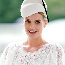 Hochzeit von charles, prinz von wales und lady diana spencer royal cypher der britischen königsfamilie diana, die prinzessin von wales. R19kxxr8jghqbm