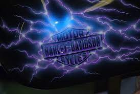 Harley Davidson Motorcycle Tank With Airbrushed Pearl Lightning Effect Custom Motorcycle Paint Jobs Motorcycle Tank Motorcycle Paint Jobs