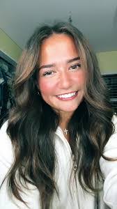 Anna Dwyer's Instagram, Twitter & Facebook