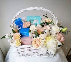 Pin On Flower Arrangement Course And Flower Delivery