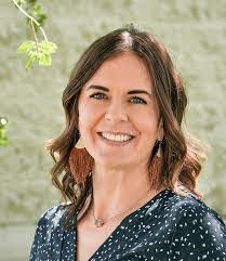 Karen Hugo's Instagram, Twitter & Facebook