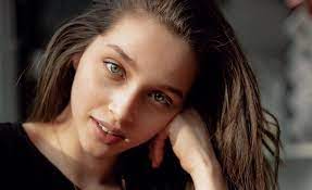 Andreea raicu este o vedeta perfect naturala sau, cel putin, asa se declara ea. 5 Serumuri Cu Niacinamida Care Te Ajuta Sa Arati Mai Tanara Si Mai Odihnita Andreea Raicu
