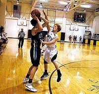 CNE senior boys lead Rockets to final home cage win