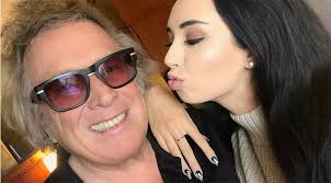 Ne smeta mu razlika: Don McLean ljubi 50 godina mlađu