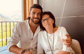 In molti ricorderanno l'avventura al grande fratello vip 2 di ignazio e cecilia, che al. Ignazio Moser Avete Mai Visto Sua Madre Carla Merz