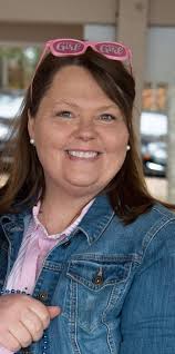 Can someone remove the pink glasses from my mom's head?