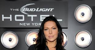 Season 1 ended with a bang and somehow for some reason piper is in a new prison to continue her love/hate affair with the mysteriously deceitful alex vause (laura prepon). Laura Prepon Will Be In Most Of Oitnb Season Two