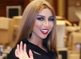 الخطوة الأولى في الصلح بدأت من الفنانة دنيا بطمة خلال شهر رمضان الماضي عندما ظهرت في فيديو تطلب السماح من عائلة زوجها وأولاده وسعت إلى تفسير هجومها على ابنة زوجها حلا الترك الذي وصفته. Ø¯ÙÙØ§ Ø¨Ø·ÙØ© ØªÙØ´Ù Ø§ÙÙØ²ÙØ¯ ÙÙ Ø§ÙØªÙØ§ØµÙÙ Ø¹Ù Ø­ÙÙÙØ§ ÙÙØ°Ø§ ÙØ§ ÙØ§ÙØªÙ Ø¹Ù Ø³ÙØ§Ø±Ø© Ø­ÙØ§ Ø§ÙØªØ±Ù Ø§ÙØ¬Ø¯ÙØ¯Ø© Ø±Ø£Ù Ø§ÙÙÙÙ