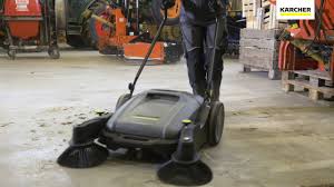 Balayeuse d'occasion à vendre sur truckscorner. Karcher Professionnel Balayeuse Compacte Km 70 20 C Youtube