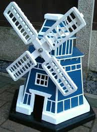 How To Build A Garden Windmill Out Of A Pallet Other Reclaimed Wood Garden Windmill Garden Ideas With Mulch Windmill