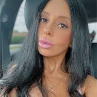 Denise Boos's Instagram, Twitter & Facebook