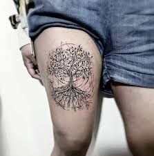 Symbolisant la relation entre le ciel et la terre, le tatouage arbre de vie n'est pas seulement réservé aux femmes. Tatouage Arbre Et Tatouage Arbre De Vie Signification Et Inspirations