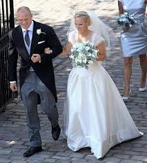 The wedding of zara phillips and her england rugby captain beau, mike tindall, was a relaxed, modern zara phillips wedding dress. The Queen S Granddaughter Zara Phillips Marries Her Rugby Player Decor To Adore